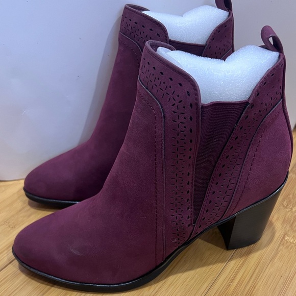 MIA Sutton Burgundy Ankle Boots Bootie Slip On Laser Cut Size 11 - Picture 3 of 7